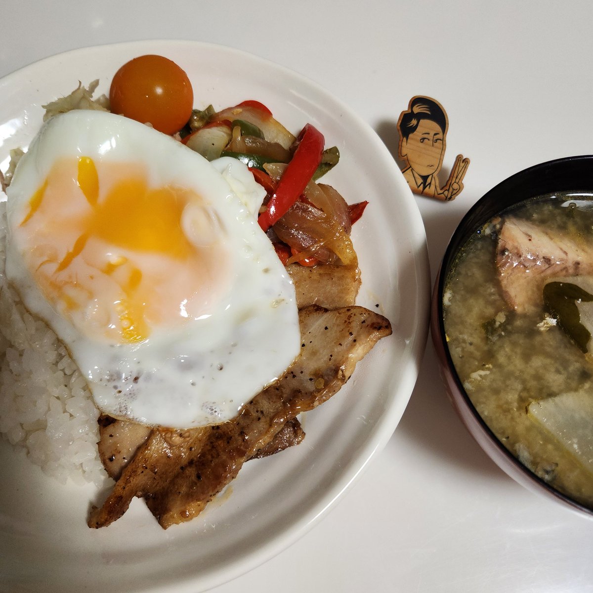 昨日と今日の夕食🌃🍴 昨日 豚焼肉、目玉焼きは失敗💦 今日 むちむち