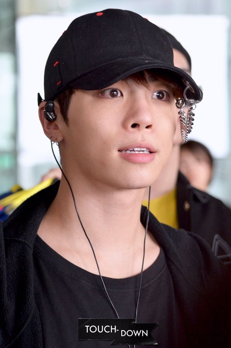 Hourly Jongtae/Jonghyun 🤍 tweet media