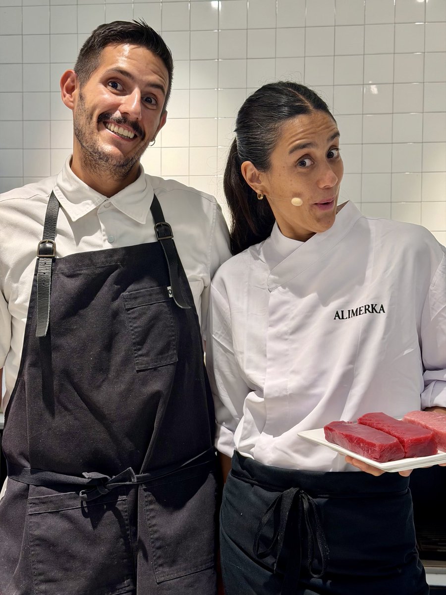 ChefMspin's tweet photo. Ayer tocó disfrutar, aprender y compartir cocina con gente maravillosa. 

Gracias a @alimerka , @neozink y a todo el equipo 🙌

Y un placer coincidir con Maria Lo aunque ahora me has dejado pensando seriamente en hacer esa crema de remolacha 😂

¡Qué bien lo pasamos! 🔥 https://t.co/fLntks1zFC