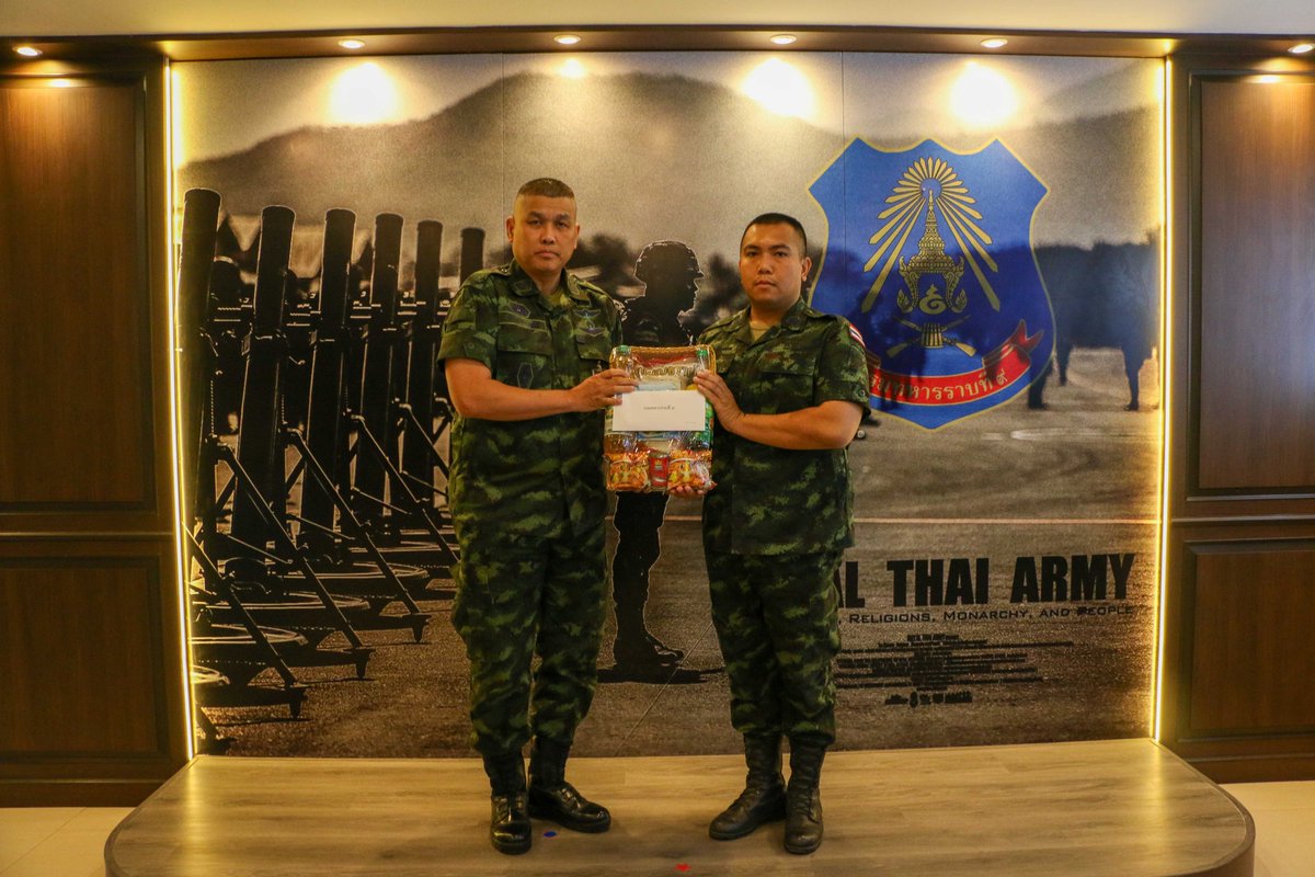 9infBde's tweet photo. เมื่อวันที่ 14 พ.ค.69 เวลา 08.30 น.
พ.อ. ธัชเดช อาบัวรัตน์ ผบ.ร.9 ได้มอบเครื่องอุปโภคบริโภค ให้กับกำลังพลที่มีวันคล้ายวันเกิด ประจำเดือน พฤษภาคม 2569
เพื่อมอบคำอวยพร สร้างขวัญกำลังใจในการปฏิบัติหน้าที่ และเป็นการช่วยลดภาระค่าใช้จ่ายภายในครอบครัว https://t.co/NX6ZknE0YY