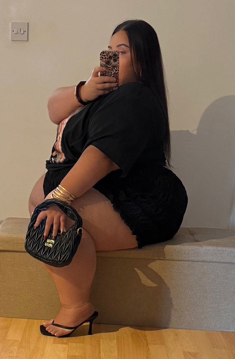 Goddess Holly ✨ tweet media