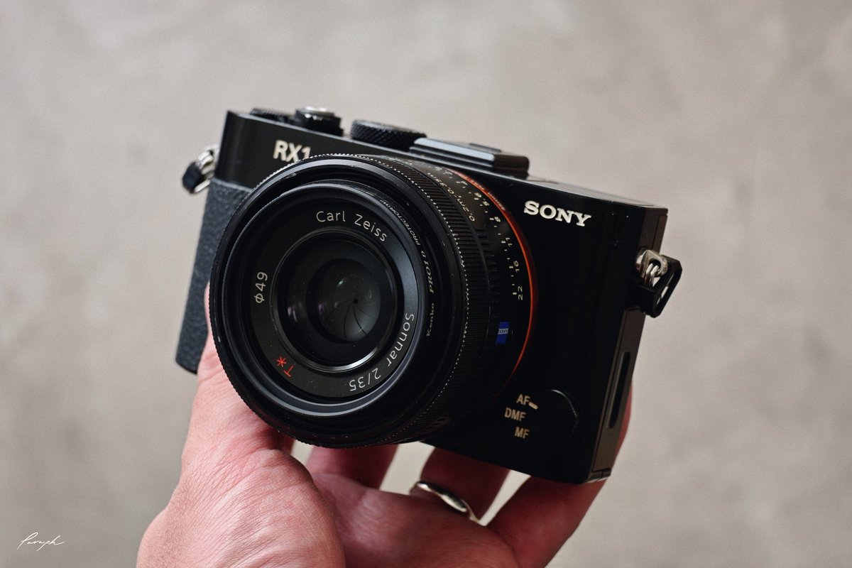 ずっと欲しかったカメラを中古で買った SONY RX1 初代モデルだけど 