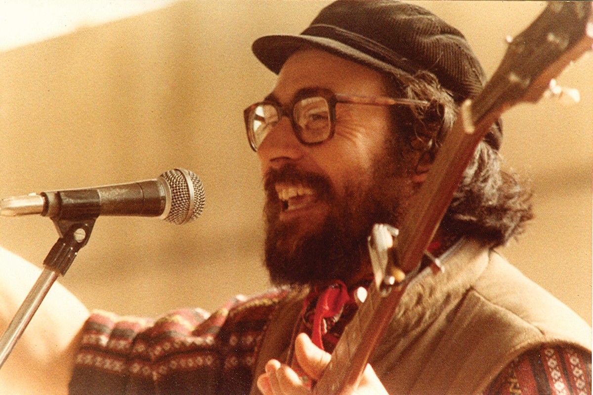 Antoni_Gelonch's tweet photo. #TalDiaComAvui, el 1984, es suicidà a Malgrat de Mar Xesco Boix. Fou un músic, animador i cantant català de folk i de cançó infantil. Era pedagog i mestre de professió i va treballar com a comunicador, especialment per a un públic infantil. https://t.co/rKONv6D6Vo