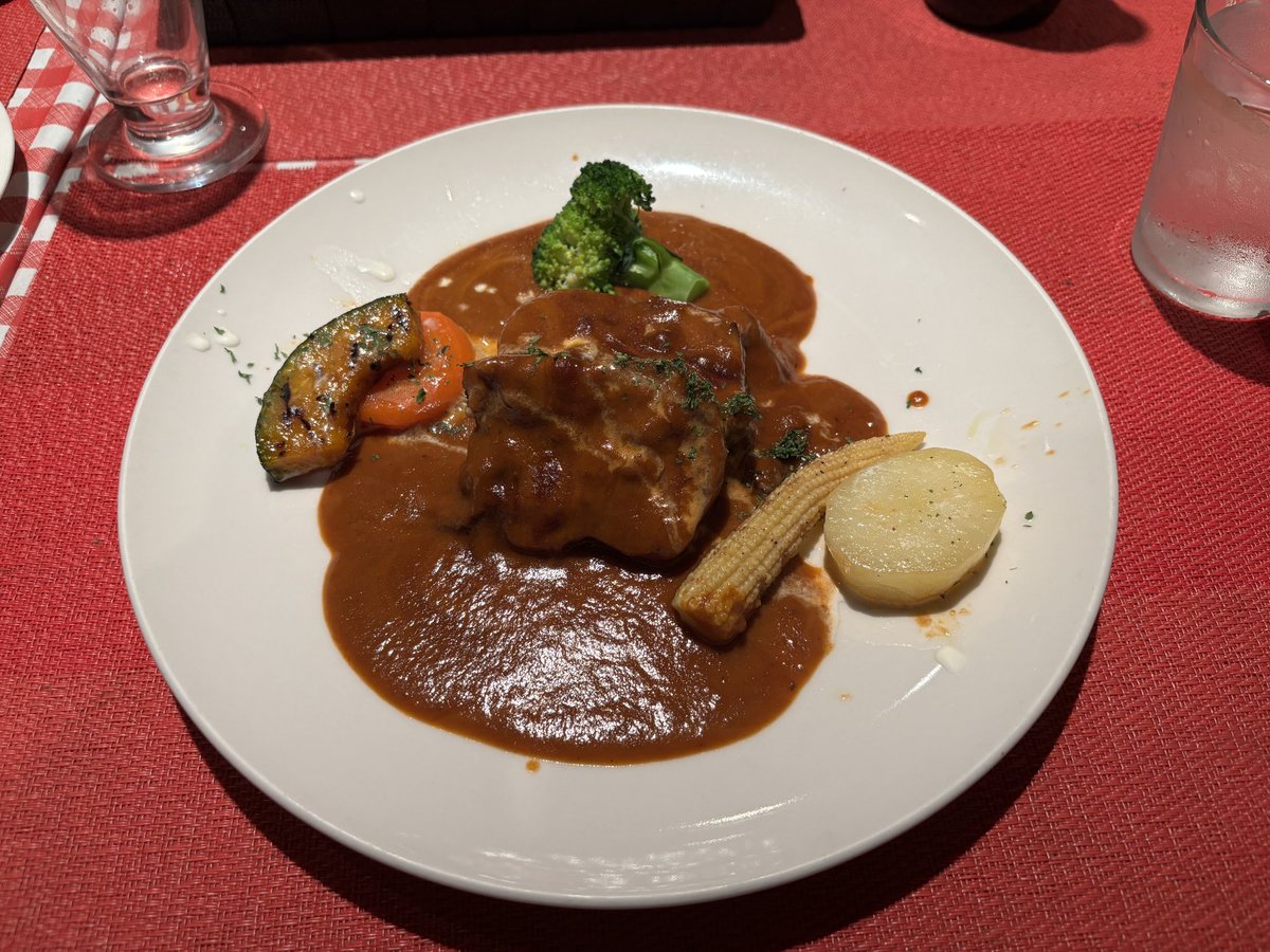 look934623's tweet photo. タンシチュー美味し�� https://t.co/SzFs4cK7ls