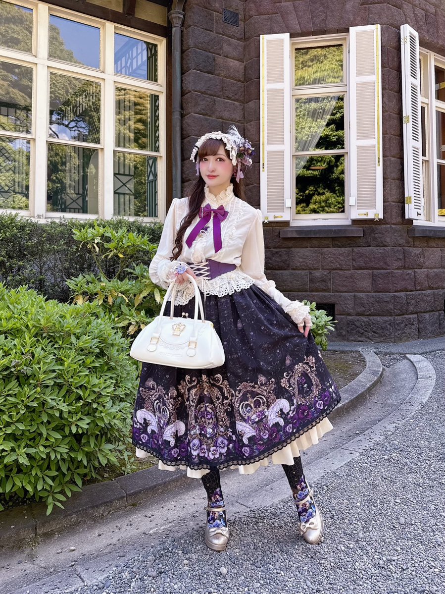 すみれ姫の王冠スカート👑✨ 黒×パープルコーデに挑戦してみたのですが