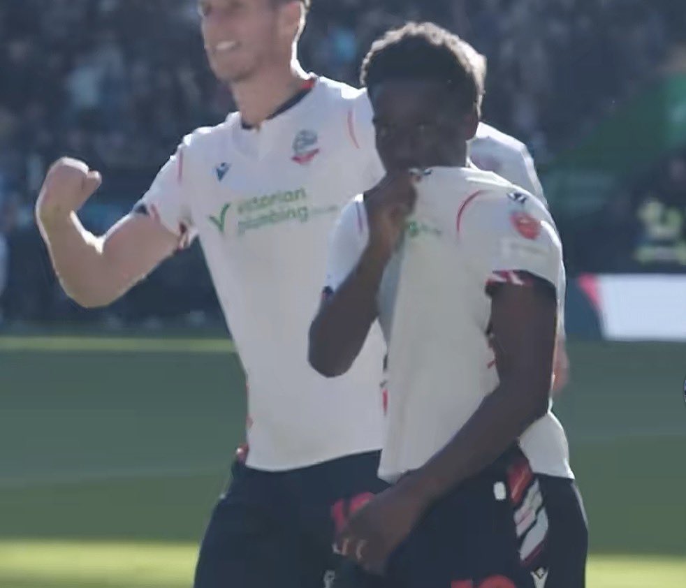 BGS1877's tweet photo. Whatever happens tonight I hope he knows you can’t kiss the badge and then not come back 👍😢 one more year cozier duberry https://t.co/bwzAKe0Yk5