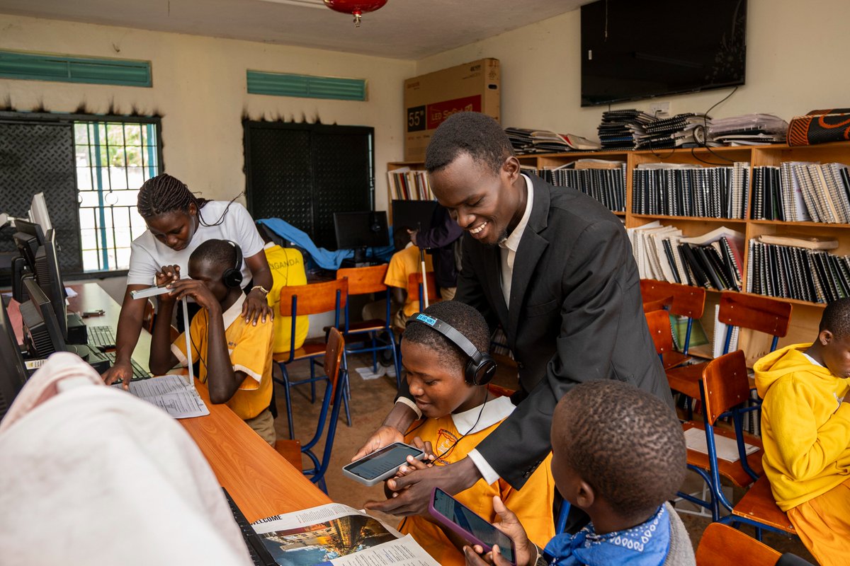 FutureLabAfrica's tweet photo. What started as an act of kindness, has grown into a powerful assistive technology transforming inclusive learning in Uganda.

Through #WomeninTechUg, @SNakajje's #BlindAssistant tech is now supporting 1,000+ learners &amp; teachers across six schools.

Read👉 https://t.co/hQYMKWASa9 https://t.co/lLRMp6SuEt