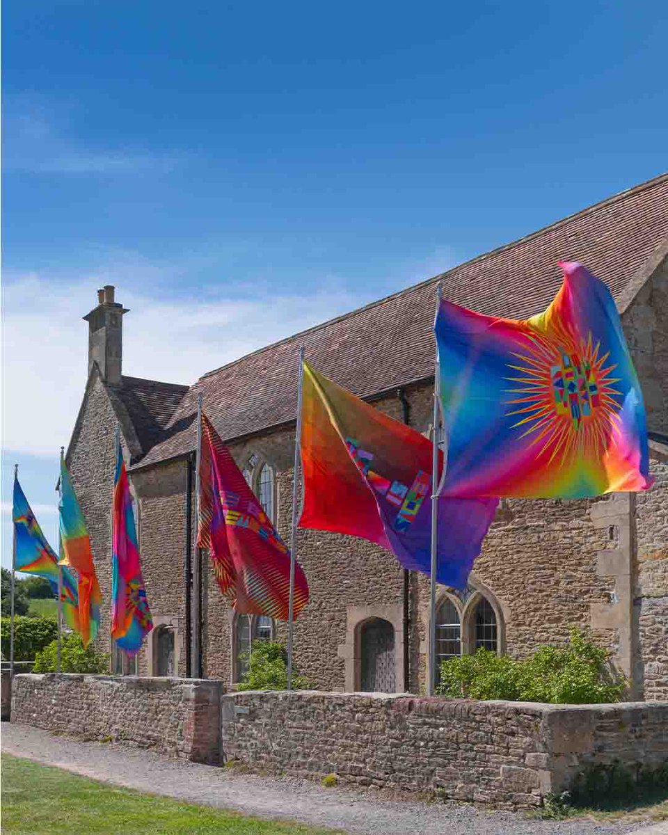 HWSomerset's tweet photo. Discover our open‑air sculpture presentation in📍Somerset, complementing Angel Otero’s exhibition ‘Agua Salada’.

Featuring works by Jeffery Gibson, Jenny Holzer, Angel Otero, Niki de Saint Phalle, Gary Simmons and Keith Tyson.

📆Until Sunday 18 October
🔗https://t.co/EEYeYQx8fZ https://t.co/miNHImdw6o