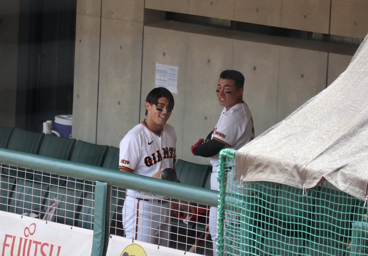 00ooss8's tweet photo. 04世代の2人の活躍期待してます✨

#浅野翔吾　#三塚琉生

2026.05.14 Gタウン https://t.co/FGhHDCUzdp