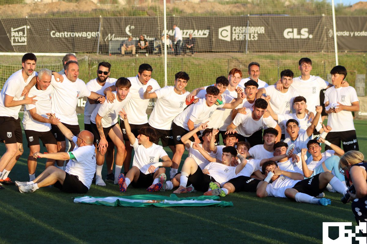 JAReinaGonzalez's tweet photo. DIVISIÓN DE HONOR JUVENIL

Tras los descensos de Badajoz, Diocesano y La Cruz Villanovense, el Mérida será el único equipo extremeño la próxima temporada en la máxima categoría del fútbol juvenil.

📸 @Academia_Merida https://t.co/In4Jh1VOPC