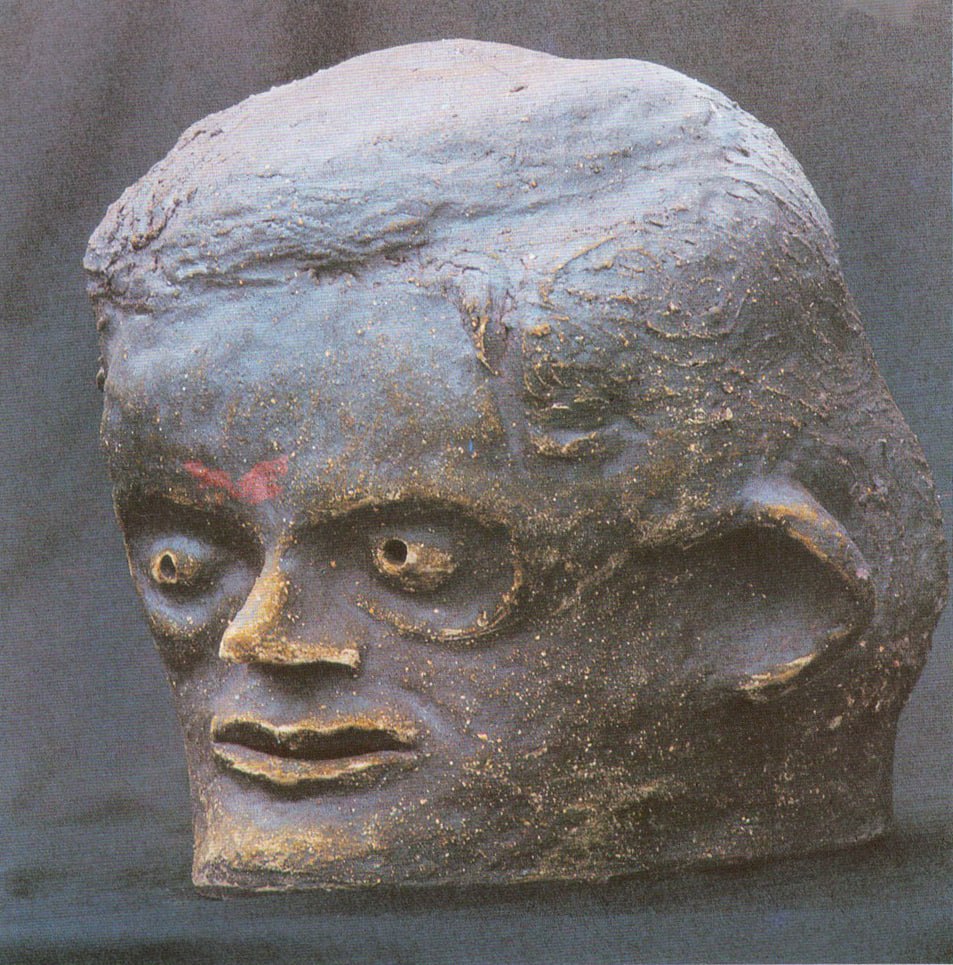 ekiverin's tweet photo. "Can the deafblind sculpt?" 1995 https://t.co/QLApQRN7G9