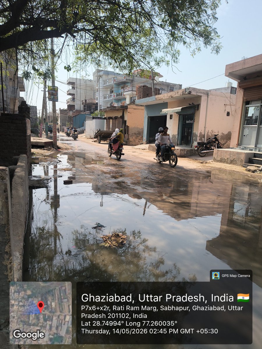 rahulsharma0331's tweet photo. आज फिर वही हाल!
@LtGovDelhi महोदय कृप्या नालियों का गंदा पानी सड़कों पर बह रहा है  और ये कोई पुरानी फोटो नहीं, आज की ताजा तस्वीरें 
@MCD_Dehi @dc_snz_mcd @mamtayadav26apr  @LokNiwasDelhi @CMODelhi @gupta_rekha @KapilMishra_IND @p_sahibsingh https://t.co/F5ed3HMDSF