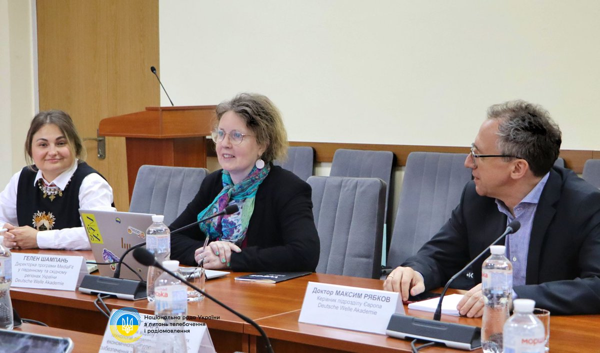 NacRada's tweet photo. Команда Національної ради зустрілася з представниками DW Akademie. 
Під час зустрічі обговорили спільні проєкти, підтримку медіа під час війни, цифровізацію роботи регулятора та нові виклики для галузі.
Деталі тут: https://t.co/eRYryDRdsr https://t.co/3Vyervqson