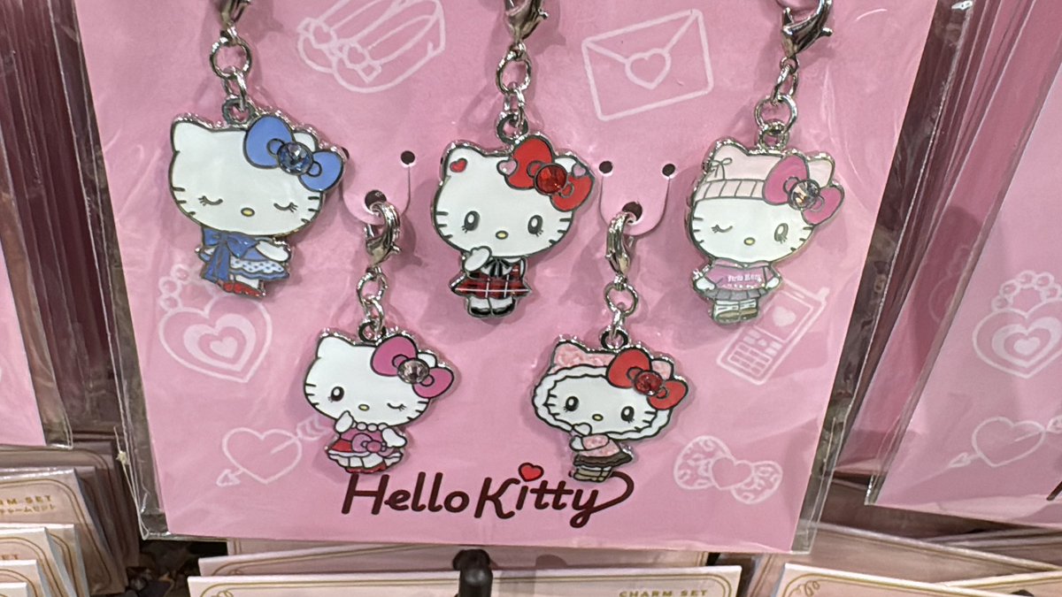 キティちゃんのチャームセットは再入荷かな？だうだったかな？なんて