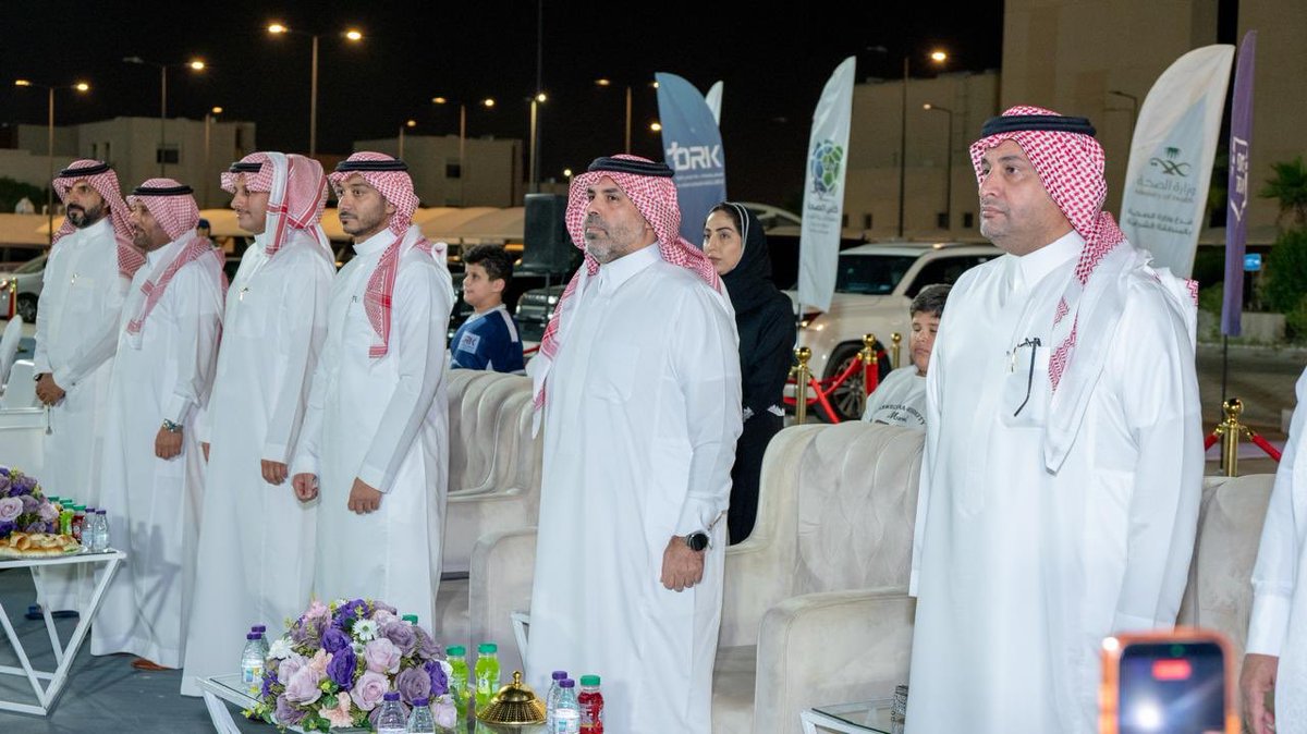 Eastern_H_C's tweet photo. #تغطية 📸
خلال حفل نهائي بطولة كأس الصحة، 
وضمن مبادرات دعم جنود الوطن، حمل اللاعبون عبارة “شكراً حماة الوطن” فيما يتقدم فرع وزارة الصحة بالمنطقة الشرقية بخالص الشكر والتقدير لجنودنا البواسل في وزارة الدفاع، تقديراً لتضحياتهم في حماية الوطن. نفخر بهم فهم رمز الشجاعة والإخلاص https://t.co/kfRpuvvgG0