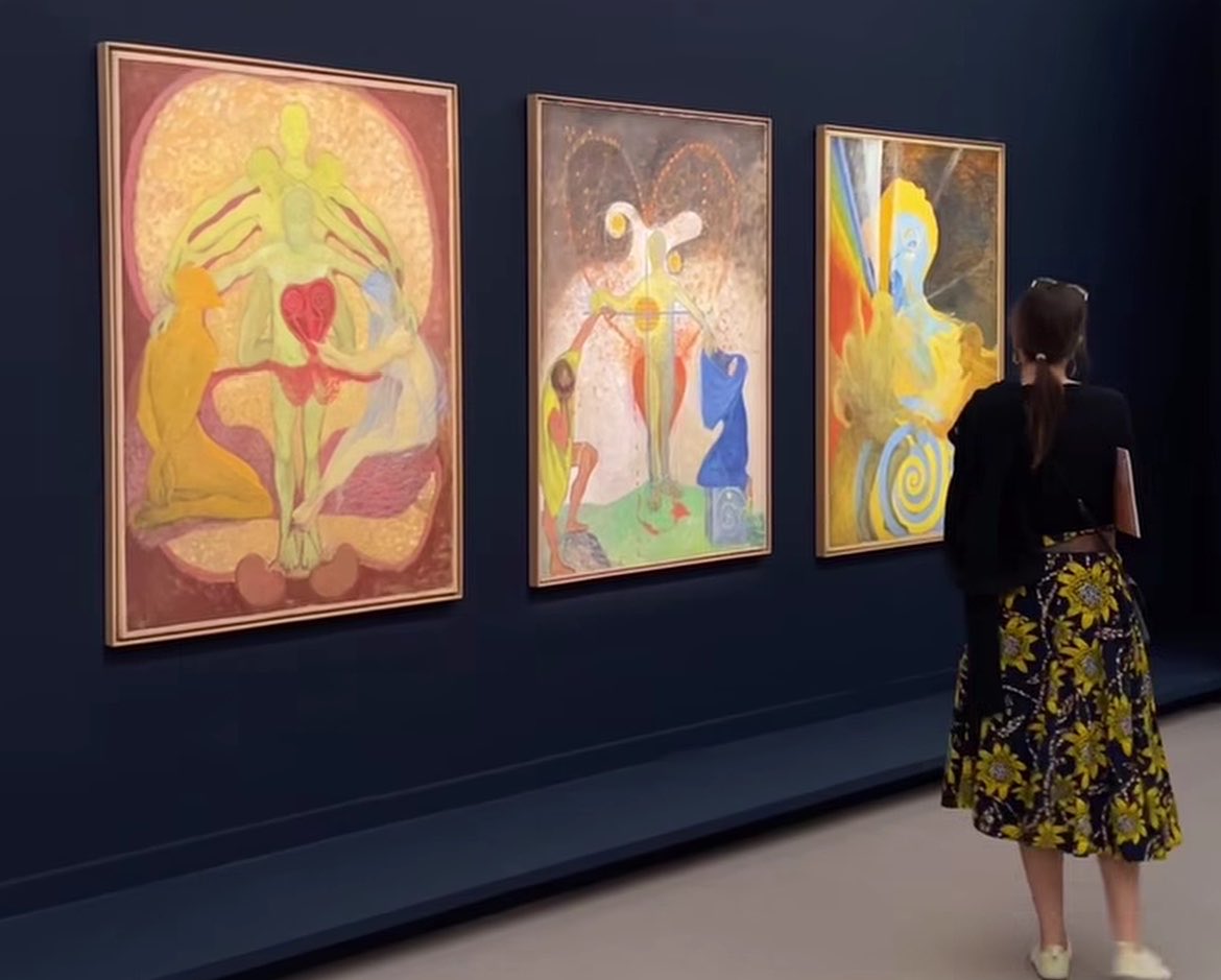 niuknit's tweet photo. hilma af klimt exhibition at the grand palais 🙇‍♀️ need to get there before it closes https://t.co/GYGnRHEVVT