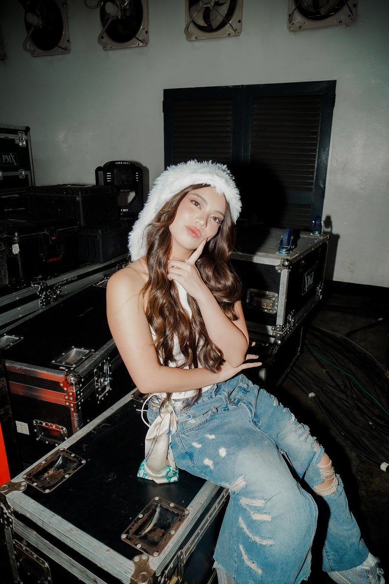 dnaofficial_ph's tweet photo. ASAP XP | 05.10.26 💫

#DNAJulia 
#DNA #ASAPXP 

Hair | @shashatagud assisted by Concepcion Lansa Abad
Art Direction for Visuals | @heyritaelaa 
Creative Visuals | @cjrobless 
Creative Photos | @_thelastjedai https://t.co/5jJODrLgrz