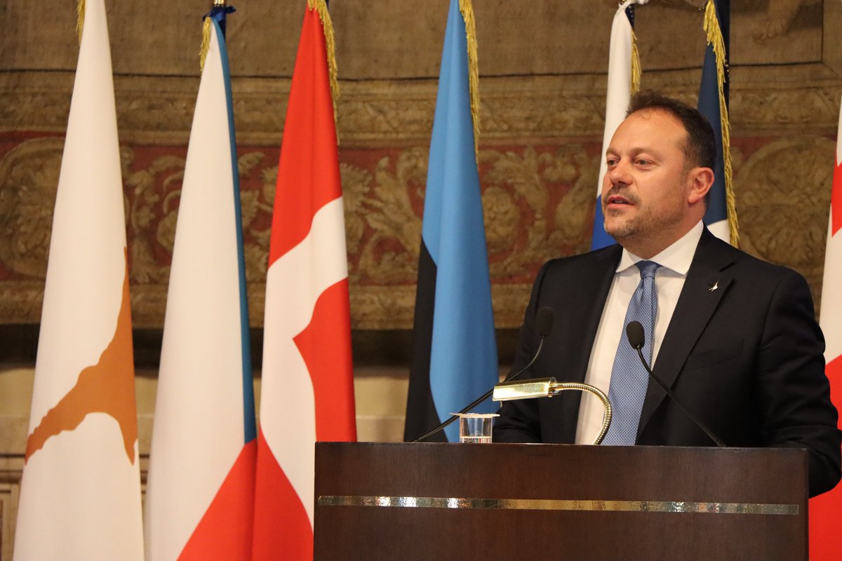 oscepa's tweet photo. The 2nd Inter-Parliamentary Conference on Organised Crime has just opened at @Montecitorio. 

80+ MPs from 30+ OSCE states, one shared mission: #StopDrugs.

Opening addresses by @Fontana3Lorenzo. @eugenio_zoffili, @perejoanpons, A.Mantovano &amp; @robertomontella. https://t.co/HbhqwrWTo3