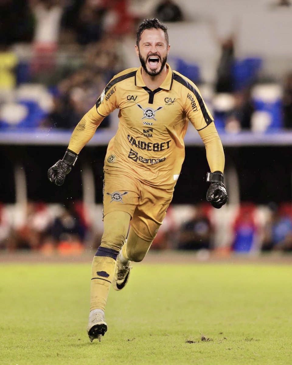 Marcelo_Goleiro's tweet photo. Quando a fé encontra a dedicação, coisas grandes acontecem. Glória a Deus por mais um passo importante do Clube do Remo! 💙 https://t.co/fvCgO4I6r1