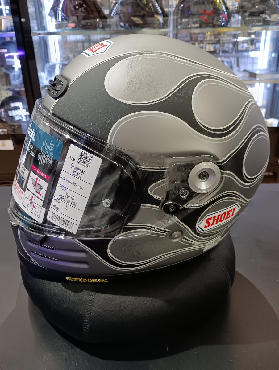こんばんは！ 入荷です✨ SHOEI グラムスター BLAST 人気カラーTC-5 XL