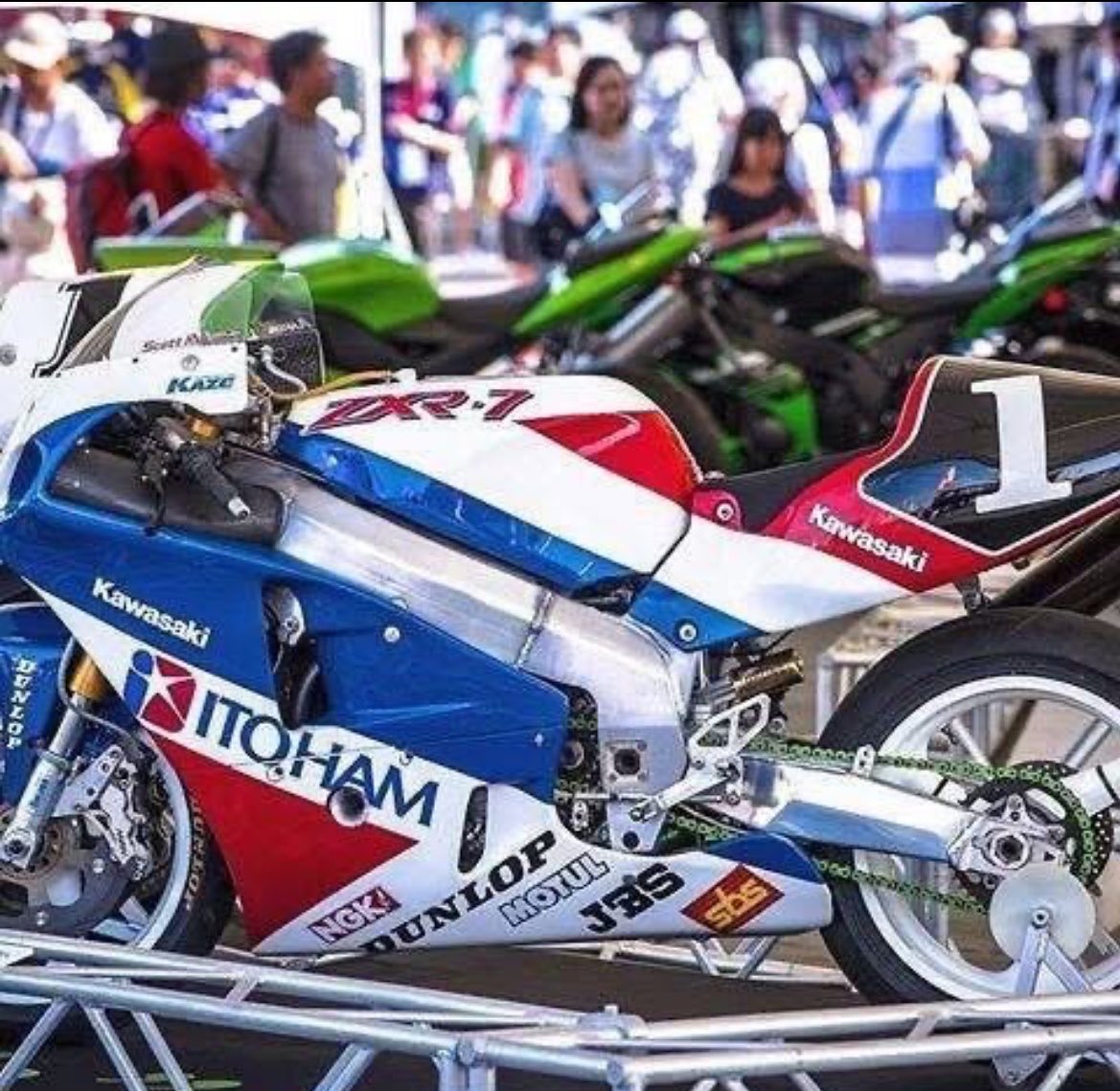 1993 SUZUKA 8H ENDURANCE RACE WINNING MACHINE ZXR-7〜♪( ´θ｀)ノ