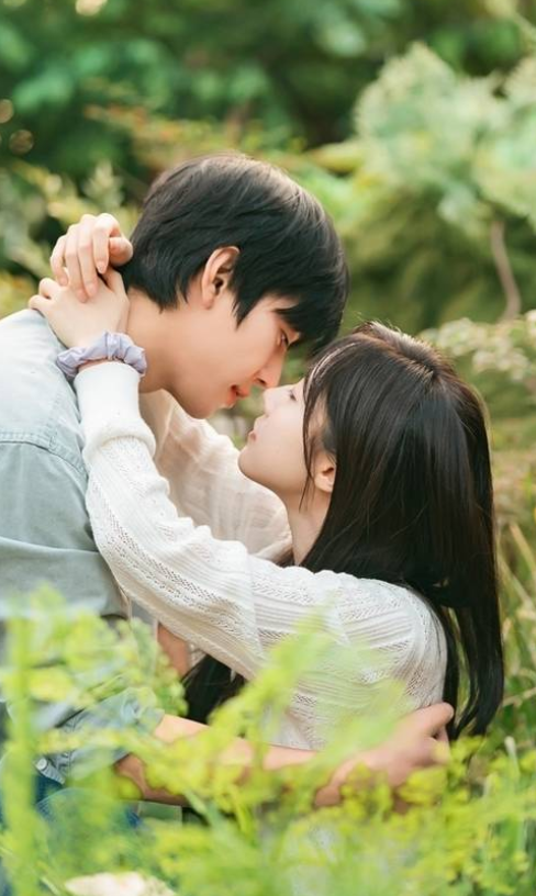 kdramamiss's tweet photo. cuties they are so in love #SoldOutOnYou https://t.co/12ZT48wdHI