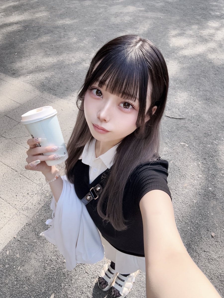 本野しおり tweet media