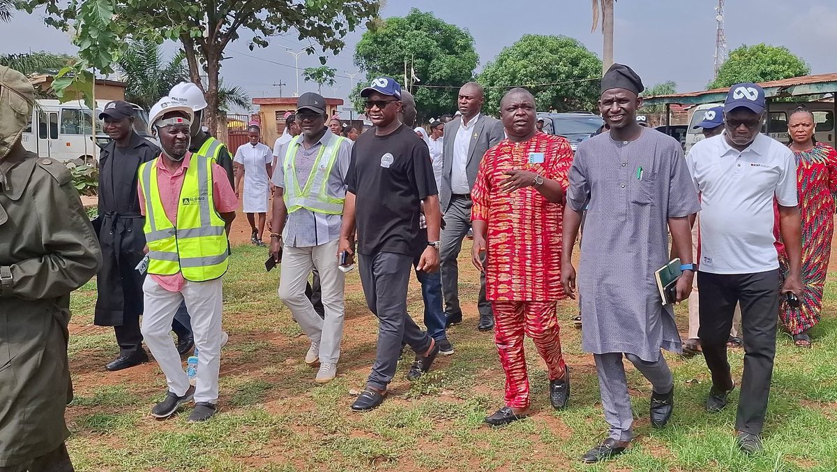 HonDanielAmos's tweet photo. Today, alongside members of my team, I visited the Kaduna State College of Nursing, Kafanchan, to inspect ongoing works on the 300-capacity auditorium and renovation of the boys’ hostel. https://t.co/1MvrJqdE1y