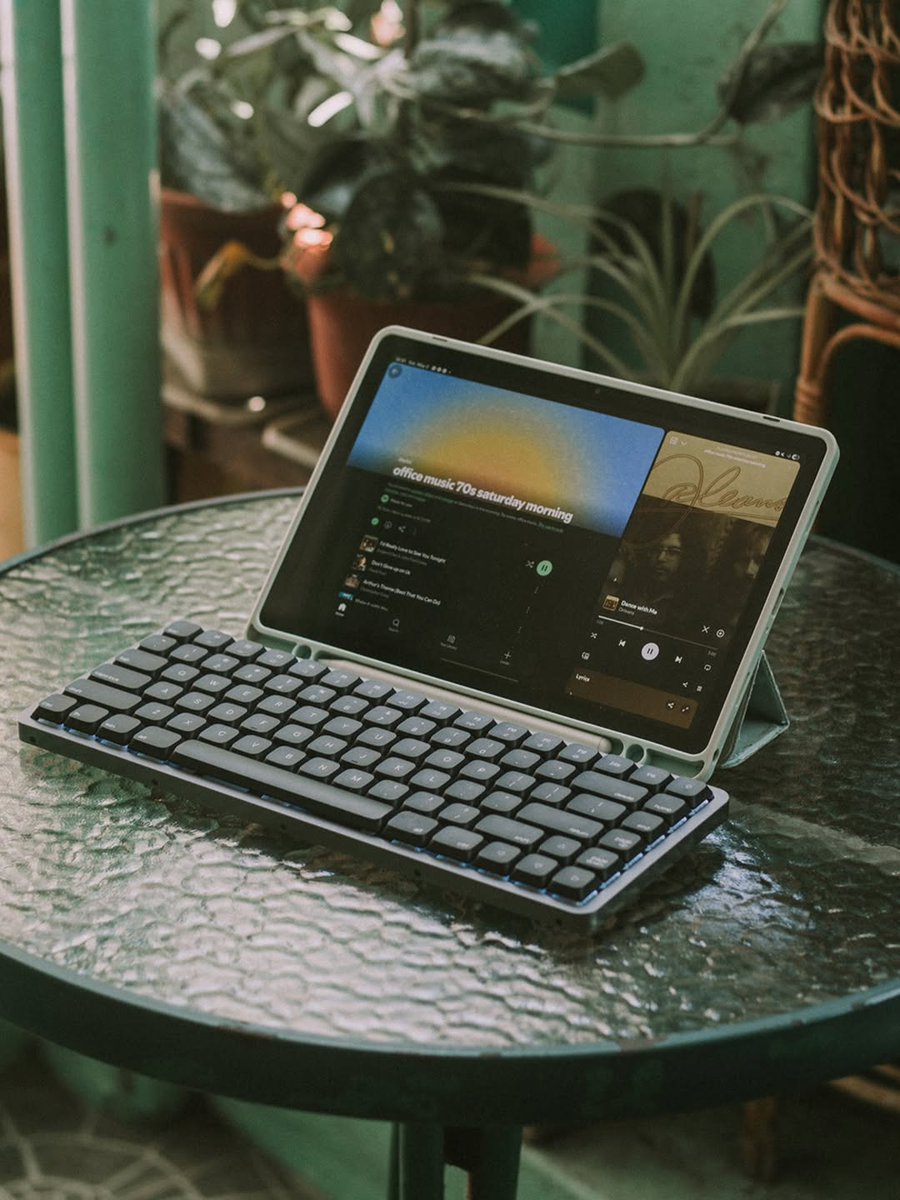 akkogear_de's tweet photo. From desk setups to coffee shop corners,
Air01 moves as effortlessly as you do.
Slim enough to carry anywhere.
Powerful enough to handle everything. ✨
Wherever work happens, Air01 fits right in.
📷 @johan_is_i_t
#Air01 #WorkAnywhere #PortableProductivity #SlimDesign #Akko https://t.co/JNSaLPCXuQ