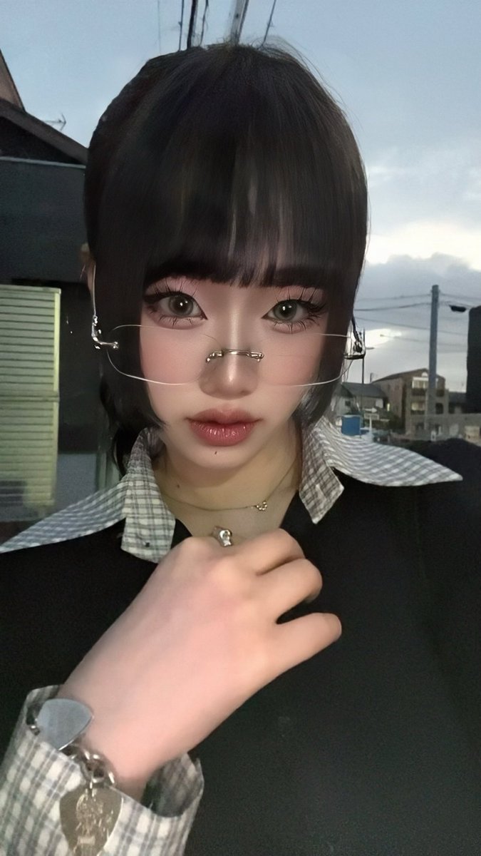 める tweet media