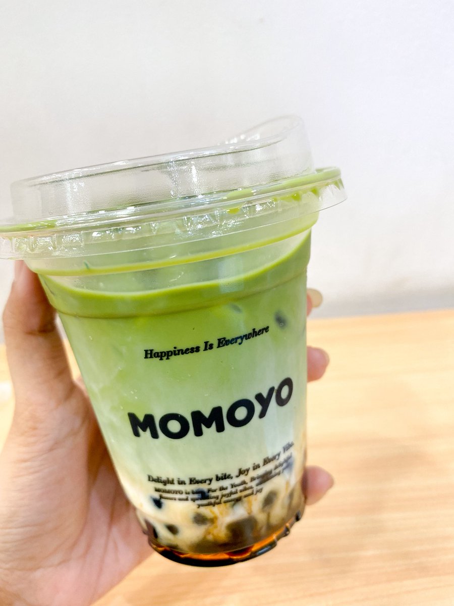 riskyrizukii's tweet photo. Beneran enak matchanyaa!! Padahal harganyaa 19ribuan ajaa 😭💚💚

Kalo aku adain giveaway matcha latte momoyo ada yang mau?! 😋 https://t.co/bZrOaOl0Sd