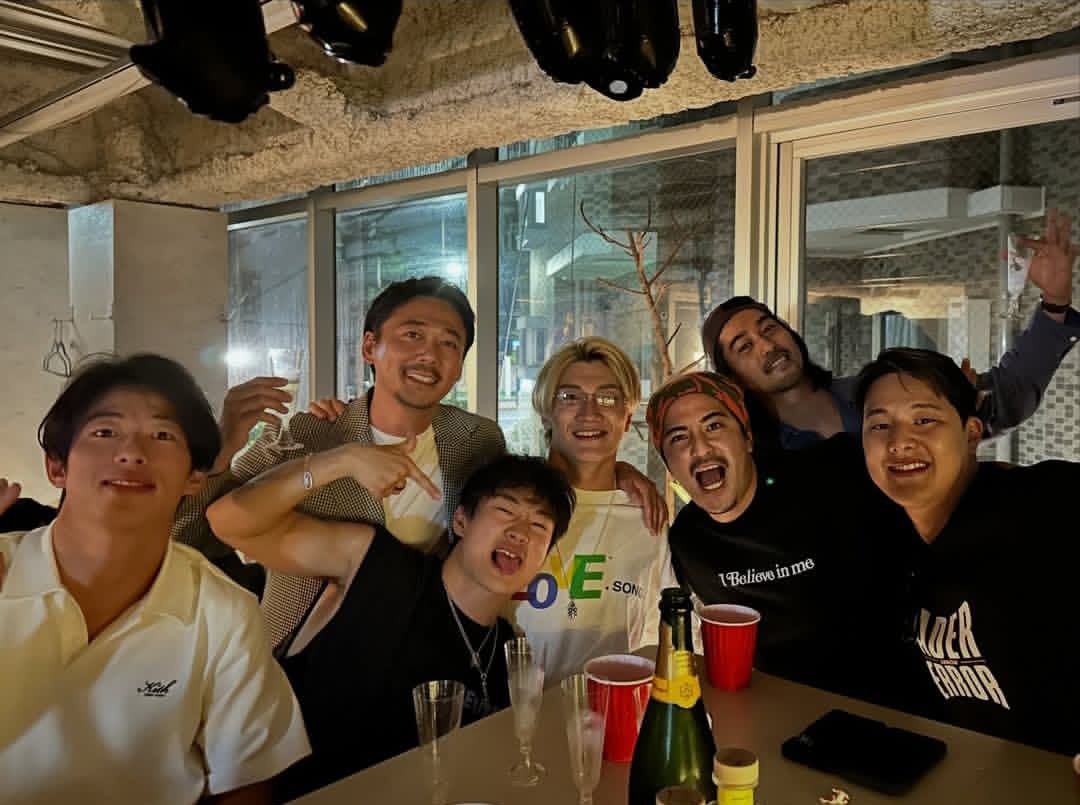 ゆうき⭐︎ 2021 yuki at the bar ☺️🤏 2026 yuki at the bar 😛💪