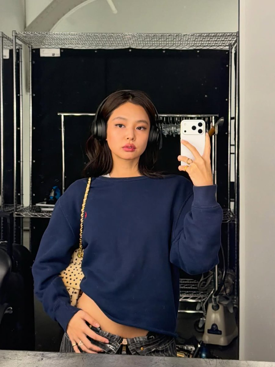 JENNIE NEWS tweet media