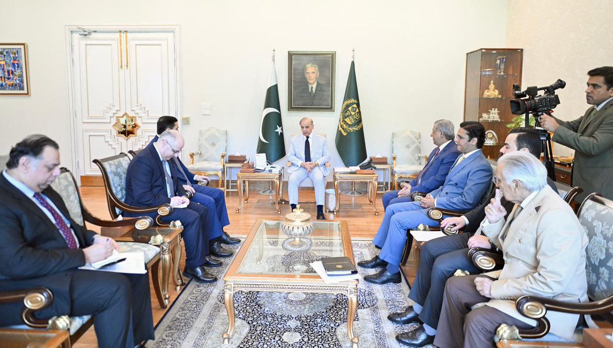 GovtofPakistan's tweet photo. Islamabad : H.E. Mr. Farid Turab Oglu Ahmadov, Justice Minister of Azerbaijan calls on Prime Minister Muhammad Shehbaz Sharif. https://t.co/q93eudhUxi