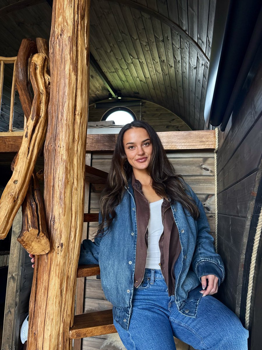 Hannah Hughes tweet media