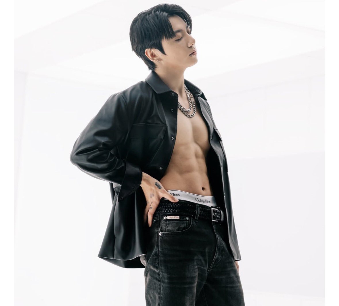 CKJK』 BTS、ジョングクXカルバン・クラインのコラボ発売が迫る