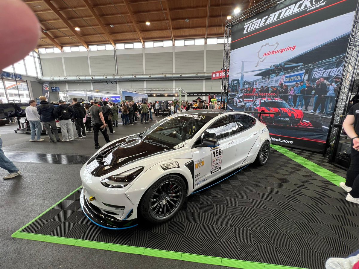 Ectech_ch's tweet photo. Heute bei https://t.co/TadW6rTH6n
*************************
https://t.co/TadW6rTH6n an der TUNINGWORLDBODENSEE am TimeAttack Germany Stand mit zwei TESLA Model 3 Performance Tracktool dabei 👌🔥😎

#ectech.ch #tesla #model3 #modely #models #plaid #modelx #motorsport #tracktool #timeattack #bremsen #reifen #felgen #räder #fahrwerk #bremsservice #elektroauto #service #wartung #tuning #optimierung