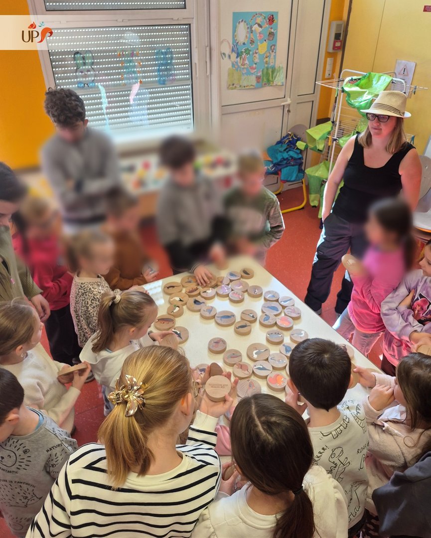 Biodiversitup's tweet photo. Des enfants et des animaux 🚸 Nous voici au sein de la nouvelle Commune de Mesnil-en-Ouche et plus précisément dans son centre de loisirs afin de proposer deux animations sur la faune locale 🐾 https://t.co/oBI8zNzJng