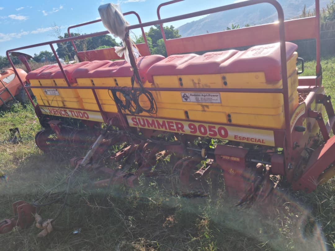 AgriConnect4's tweet photo. Farm Equipment Sales 

Massey Ferguson 6712 120hp 4x4 $28000
Massey Ferguson Seedrill $23000
Kuhn Planter $28000
Vence Tudor Planter $17500

Call/App 077 287 3045 

@redmarketsunday @zim_farmers @zimFarmDigestZw @Zim_Farmers_Mkt @agribusinesszw @zitoga1 https://t.co/oLvrXU56SS