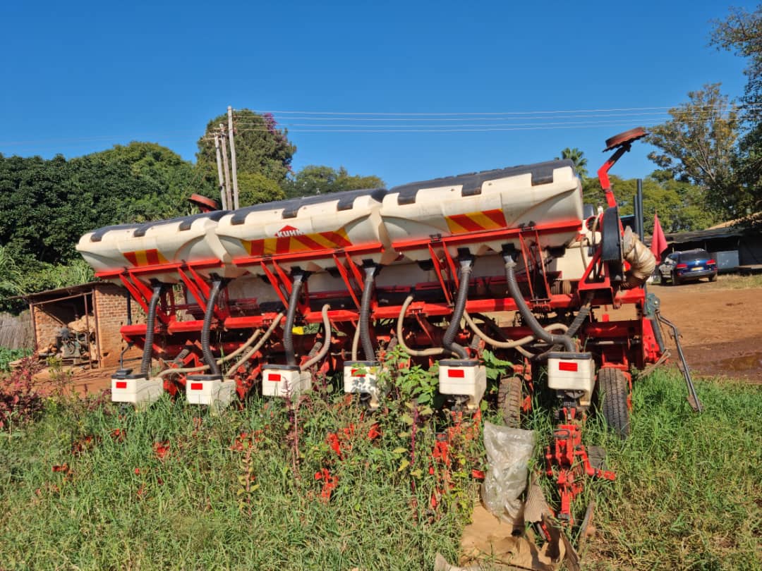 AgriConnect4's tweet photo. Farm Equipment Sales 

Massey Ferguson 6712 120hp 4x4 $28000
Massey Ferguson Seedrill $23000
Kuhn Planter $28000
Vence Tudor Planter $17500

Call/App 077 287 3045 

@redmarketsunday @zim_farmers @zimFarmDigestZw @Zim_Farmers_Mkt @agribusinesszw @zitoga1 https://t.co/oLvrXU56SS
