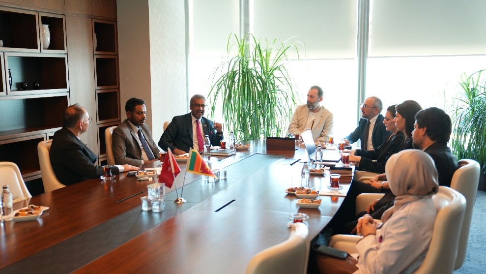 slembankara's tweet photo. Strengthening Sri Lanka–Türkiye economic cooperation, Niluka Kadurugamuwa and the official delegation met with Medipol Mega University Hospital and ÜNLÜ &amp; Co to explore investment opportunities in Sri Lanka and enhance bilateral business collaboration. 🇱🇰🇹🇷 https://t.co/oWdpO3DDV3
