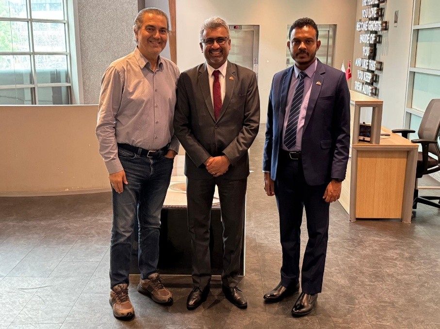 slembankara's tweet photo. Strengthening Sri Lanka–Türkiye economic cooperation, Niluka Kadurugamuwa and the official delegation met with Medipol Mega University Hospital and ÜNLÜ &amp; Co to explore investment opportunities in Sri Lanka and enhance bilateral business collaboration. 🇱🇰🇹🇷 https://t.co/oWdpO3DDV3