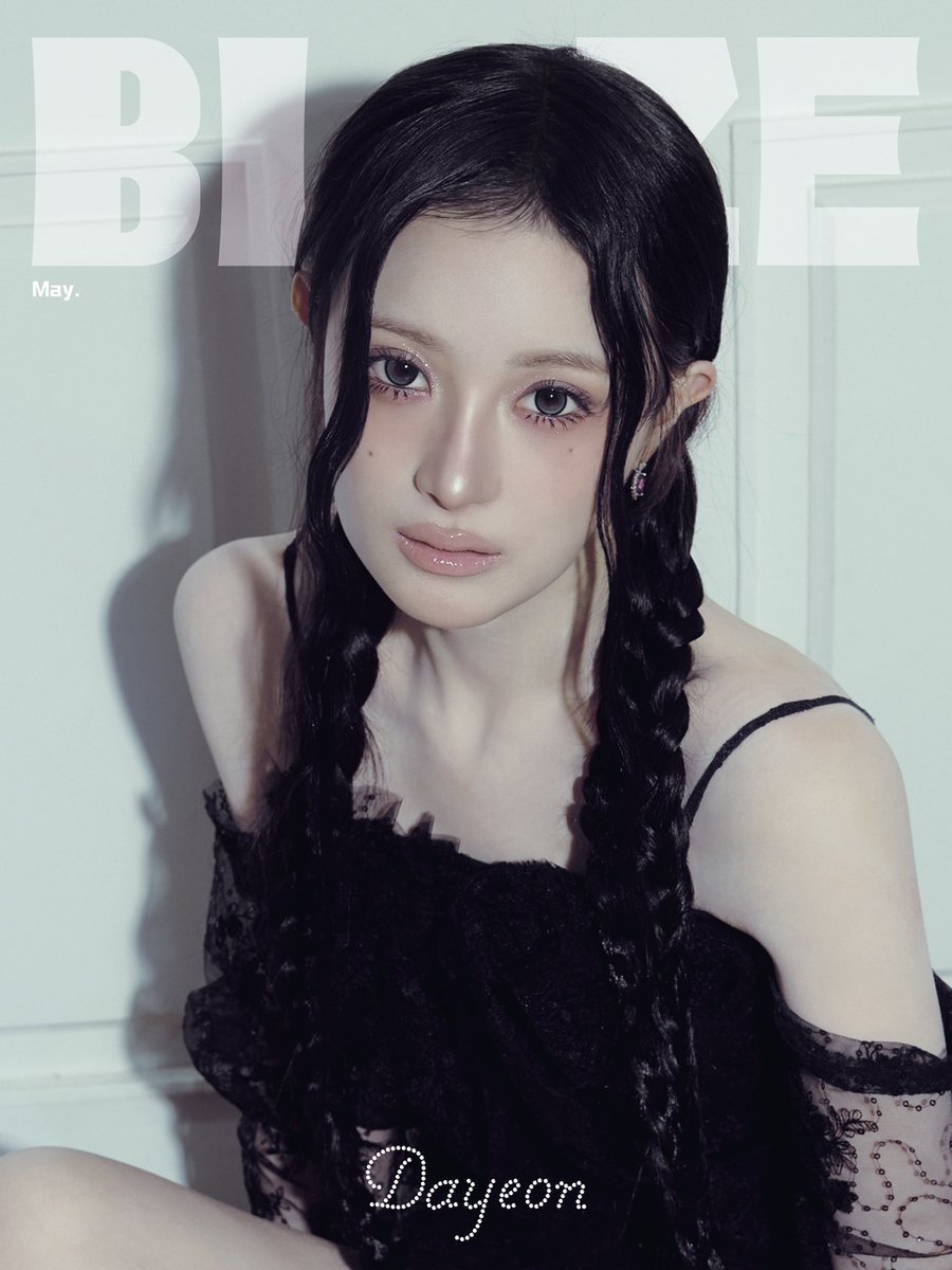 blazeprojectmag's tweet photo. 「BLAZE」5월호 표지 공개｜#유다연

🐱잡지 예약판매 시작🐱
📢판매 페이지는 여기로📢

【🌍公式販売サイト🔗 공식 판매 사이트】
A/B/C.VER⬇️
https://t.co/mhLd4QtnAi

D.VER FULL SET⬇️
https://t.co/IhapURo627

💕친필 사인 폴라로이드 이벤트는 6월 13일 24:00에 종료됩니다 (전 세계 공통 이벤트)💕

#5월의열애
#LoveinFullBloominMay

#YOUDAYEON
#ユダヨン
#柳多恋