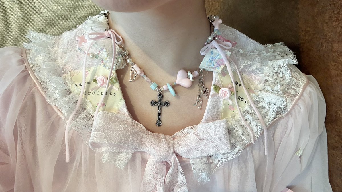 mawo_at_wizard's tweet photo. new accessorys ... 🎀🪽💕 https://t.co/RstVPZIttd