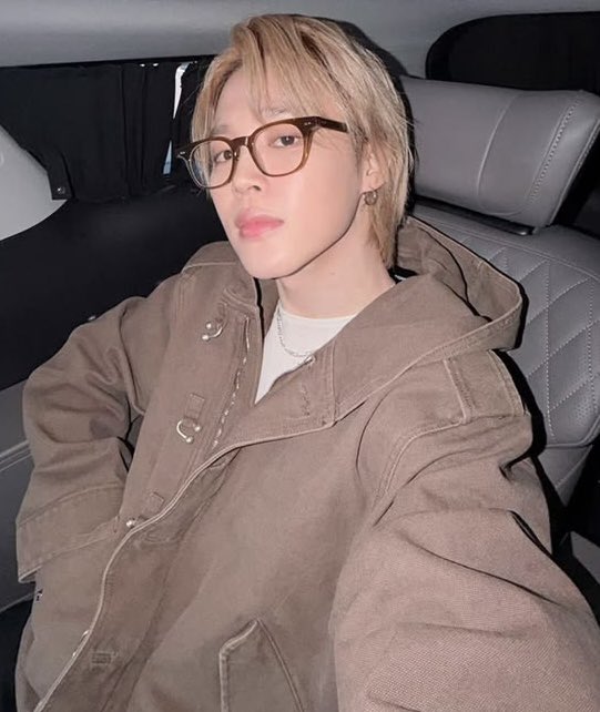 daily bangtwice selca tweet media