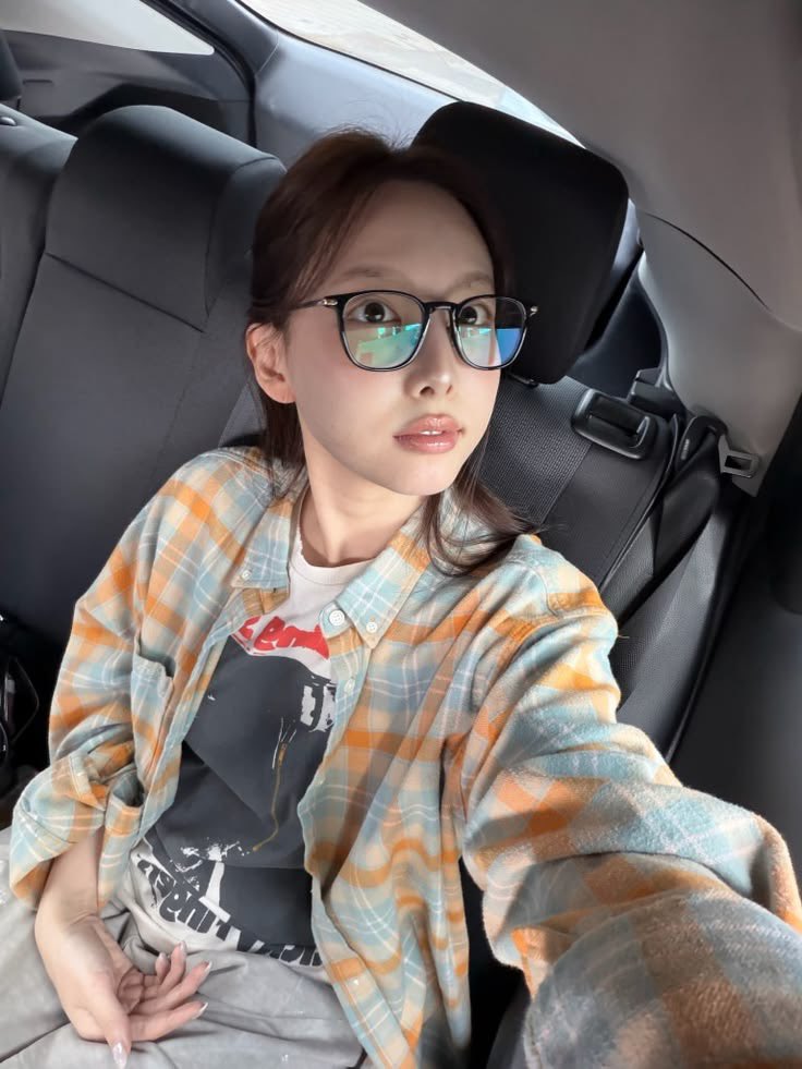 daily bangtwice selca tweet media