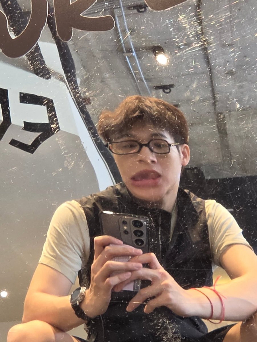𝗺𝗲𝗯𝗯𝗲𝘄 ft. wu 🌥️🌸 tweet media