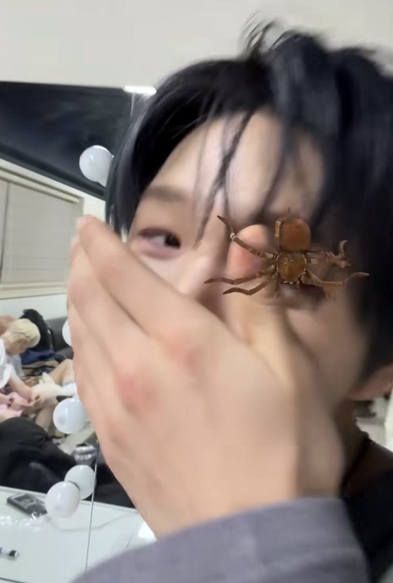 옹 tweet media