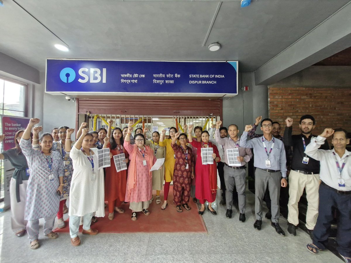 niteshparmar83's tweet photo. #JusticeforSBIemployees
@CLCMOLE @DFS_India @PMOIndia @nsitharamanoffc 
@ncbeofficial @LChandrase57170 https://t.co/NYXJ3zrR9Z