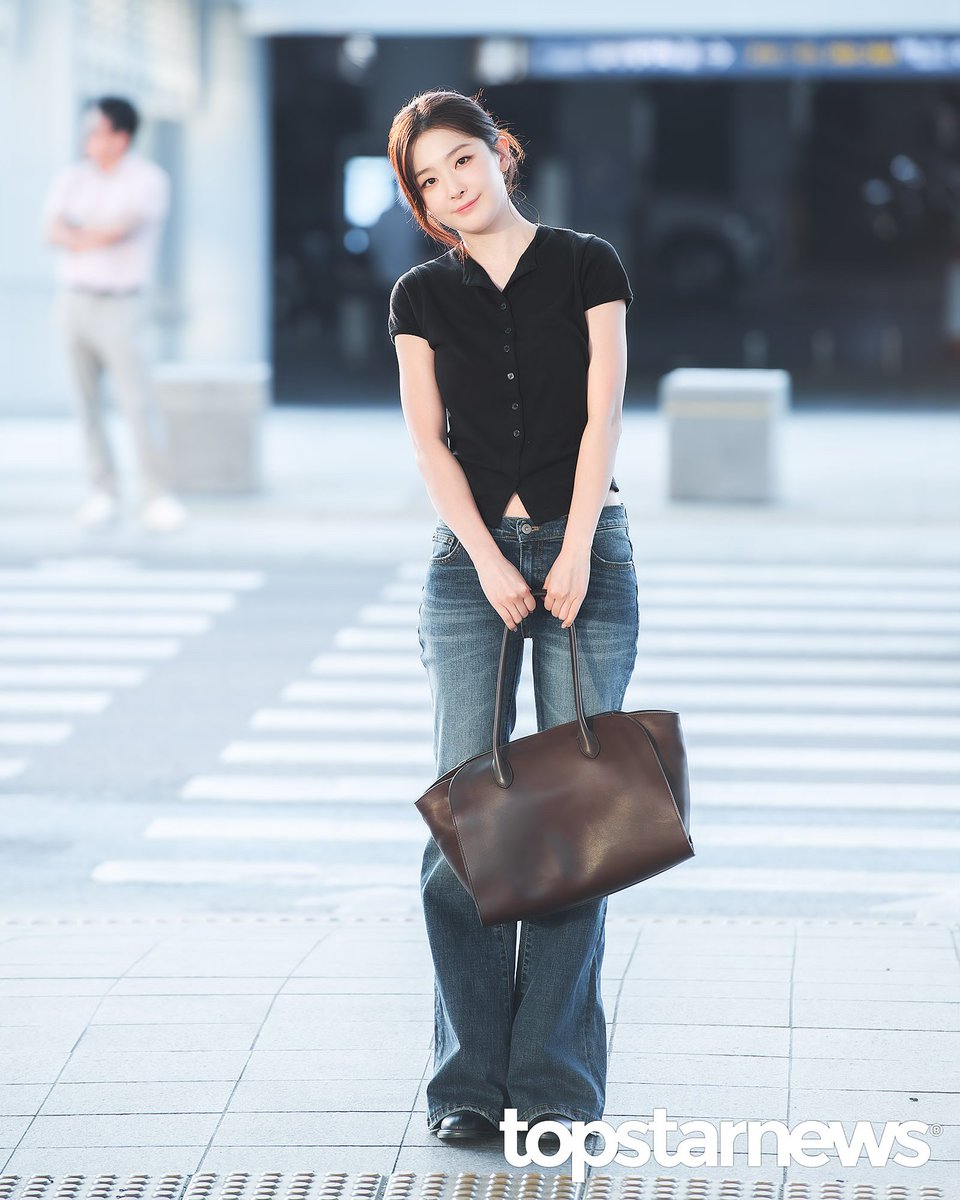 Seulgi. tweet media